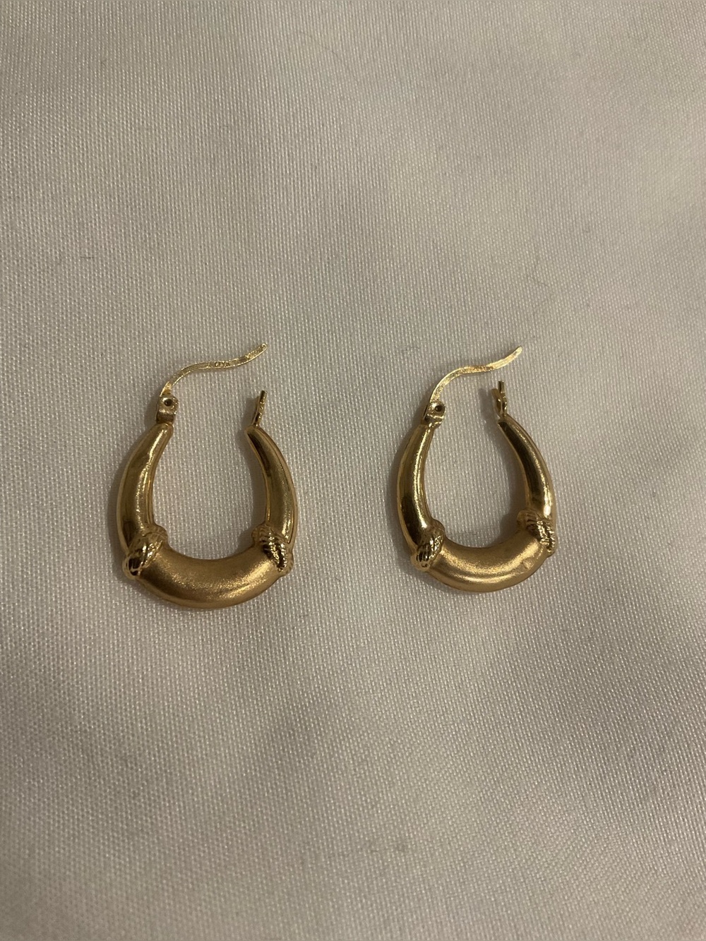 10K yellow gold hoop earrings